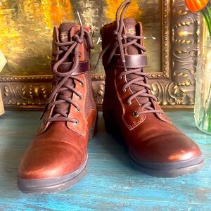 UGG Kesey Chestnut Brown Lace Up Boots